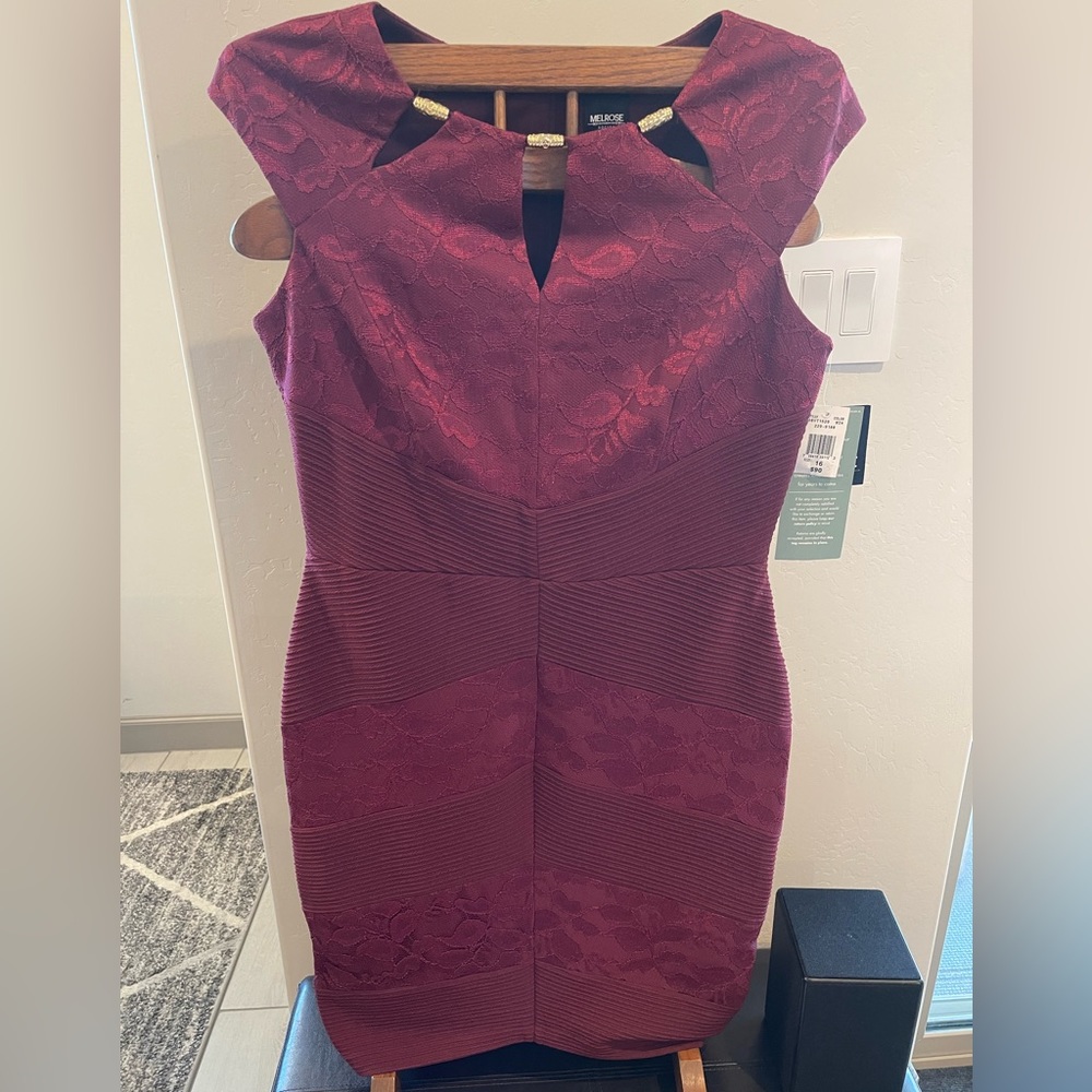 Melrose Social, Size 16, Burgandy
